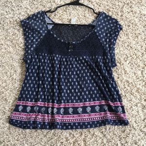 Cute navy top